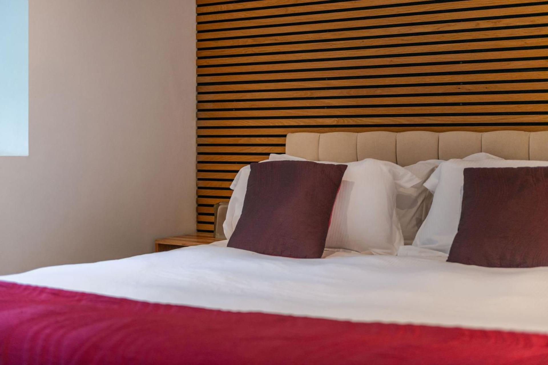 The "Red Room Apartment" - Fitzrovia - By Frankie Says ลอนดอน ภายนอก รูปภาพ